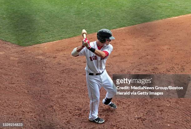 Pawtucket, RI)Pawtucket Red Sox third baseman Will Middlebrooks warms up in the on deck circle during a game at McCoy Stadium in Pawtucket, RI . ....