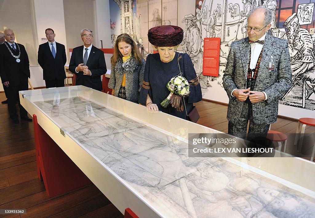 Dutch Queen Beatrix (2L), art historian