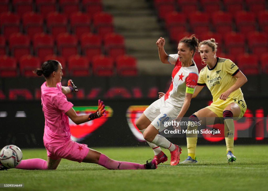 Slavia Prague v Arsenal - UEFA Women's Champions League