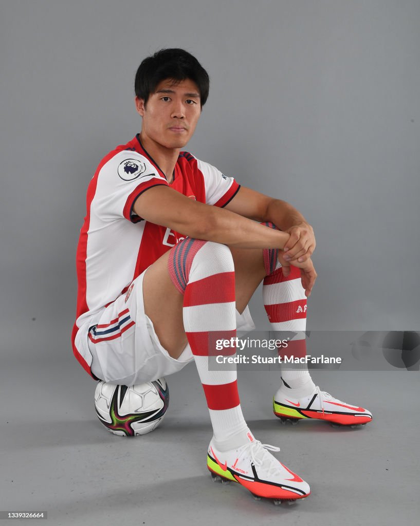 Arsenal Unveil New Signing Takehiro Tomiyasu...