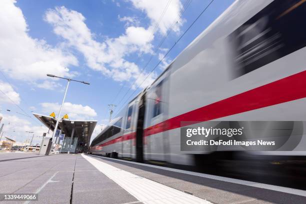 Dortmund, Germany An ICE drives through a platform during the strike of GDL - Train Drivers' Union at Hauptbahnhof on August 11, 2021 in Dortmund,...
