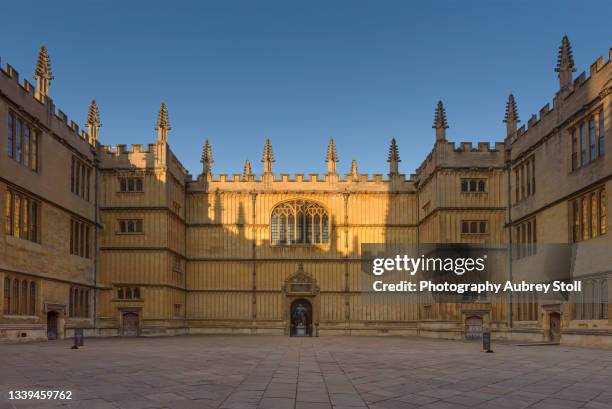 bodleian library - oxford university bodleian library stock pictures, royalty-free photos & images