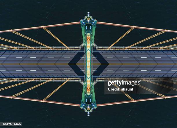 bridge tower symmetry - simetria imagens e fotografias de stock