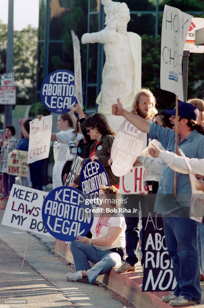 Roe vs Wade - Norma McCorvey and Gloria Allred - Pro Choice Supporters