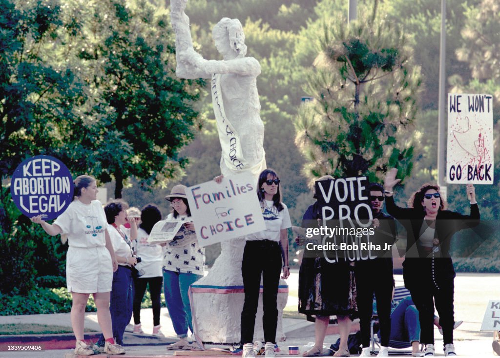 Roe vs Wade - Norma McCorvey and Gloria Allred - Pro Choice Supporters