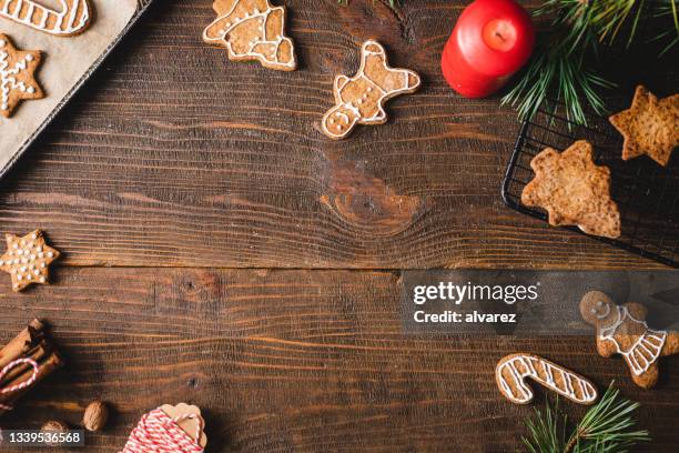 christmas cookies still life picture from above - gingerbread men stock pictures, royalty-free photos & images