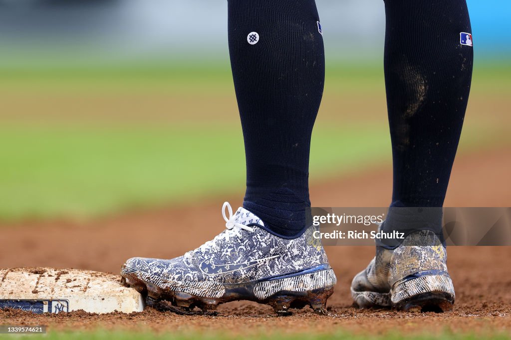 The Nike shoes worn by Anthony Rizzo of the New York Yankees in Photo  d'actualité - Getty Images