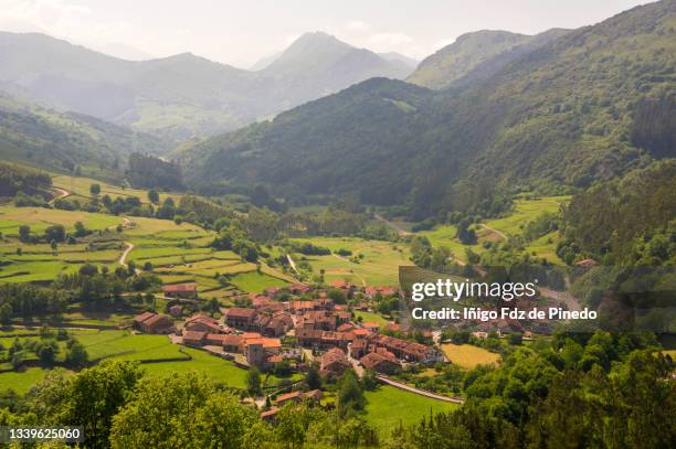 lovely carmona from a viewpoint, cantabria, spain. - sunday in the valley fotografías e imágenes de stock