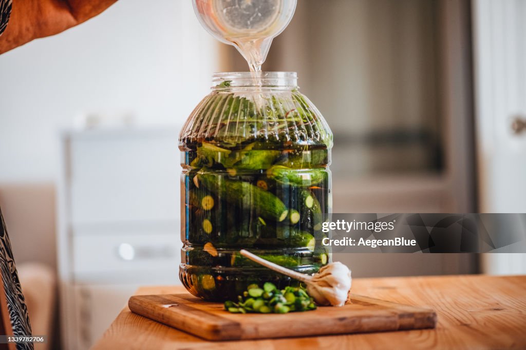 Gurken zu Hause machen, um sich auf den Winter vorzubereiten