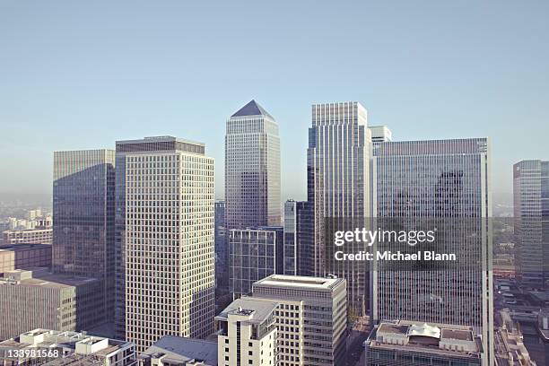 london city view including canary wharf - skyscraper stockfoto's en -beelden