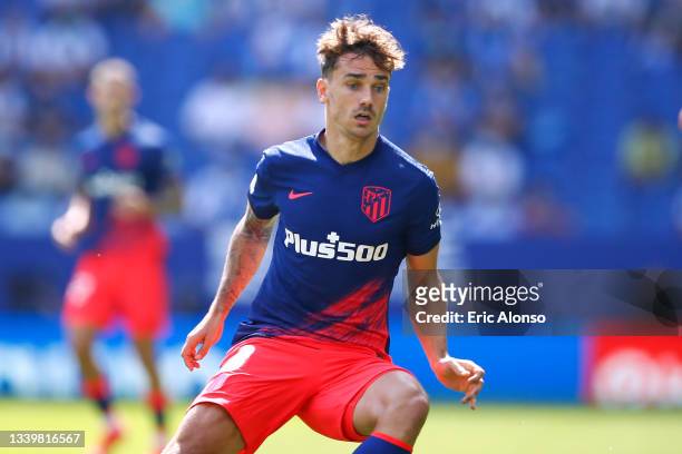 Antoine Griezmann of Atletico de Madrid follows the action during the LaLiga Santander match between RCD Espanyol and Club Atletico de Madrid at RCDE...