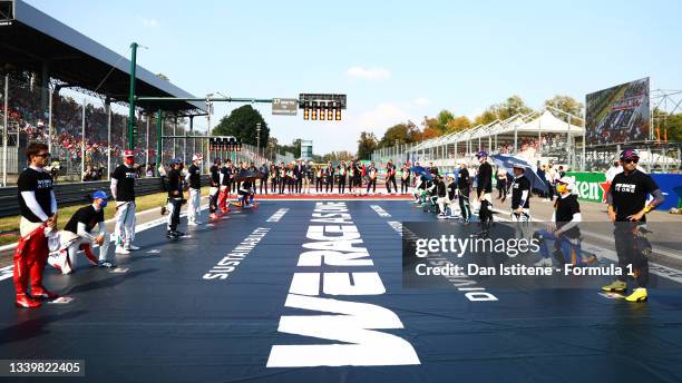 Formula 1 Racing Stand F1 Grand Stand Photos and Premium High Res Pictures - Getty Images
