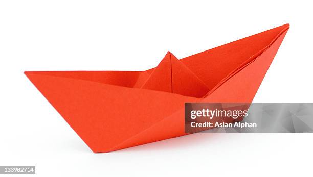 rote papier schiff - paper boat stock-fotos und bilder