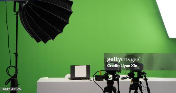 live streaming studio - chroma key stock-fotos und bilder