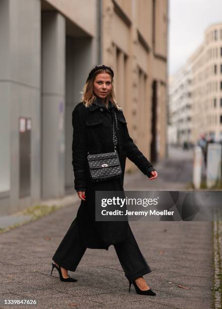 161,158 Hair Accessories Photos and Premium High Res Pictures - Getty Images 161,158 Hair Accessories Photos and Premium High Res Pictures - Getty Images