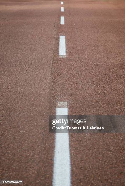 Dashed Line Cole Rd Dashed Line Texture Photos and Premium High Res Pictures - Getty Images
