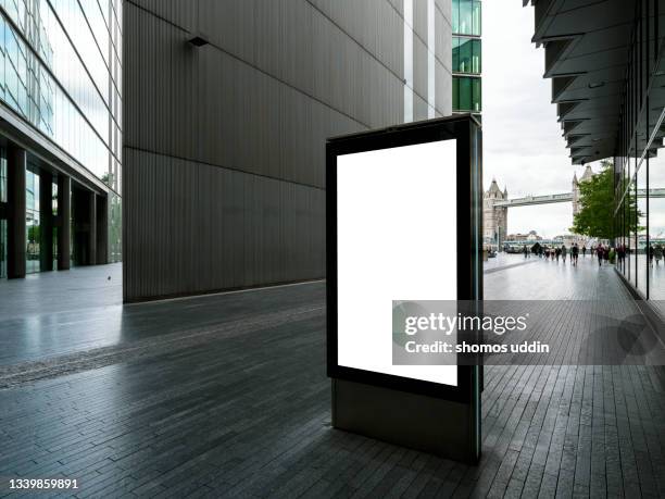 blank digital billboard on a modern london street - london billboard fotografías e imágenes de stock