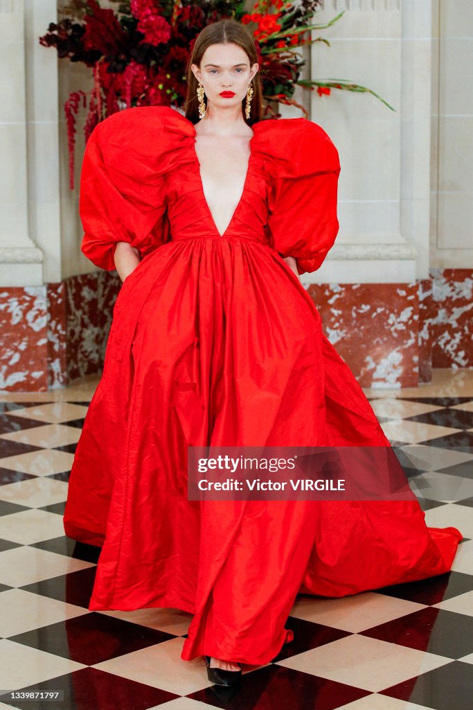 Carolina Herrera - Runway - Spring/Summer 2022 New York Fashion Week