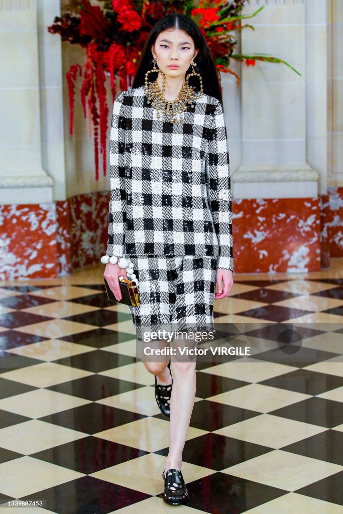 Carolina Herrera - Runway - Spring/Summer 2022 New York Fashion Week
