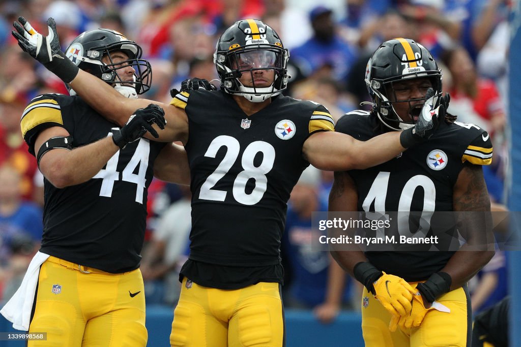 Pittsburgh Steelers v Buffalo Bills