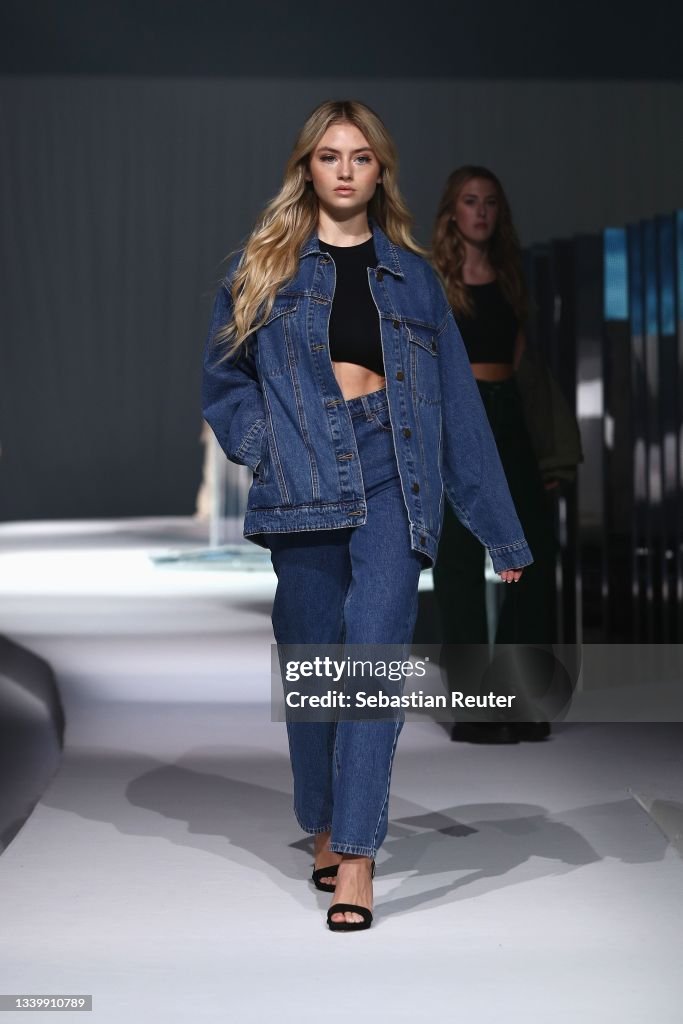 Leni Klum X ABOUT YOU - ABOUT YOU Fashion Week Autumn/Winter 21