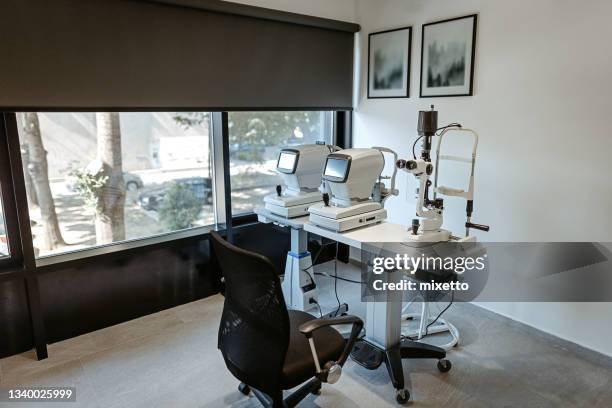 ophthalmological office - ophthalmologist stock pictures, royalty-free photos & images