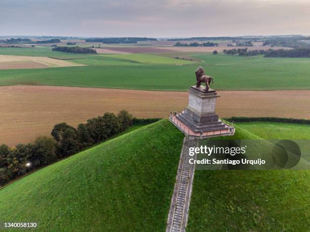 aerial view of the lion's mound in waterloo - battle of waterloo stock pictures, royalty-free photos & images