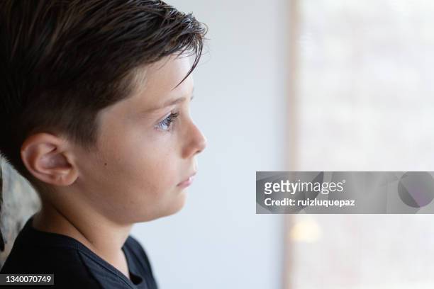 portrait  of an 10 years old boy - 10 11 years boy stock pictures, royalty-free photos & images