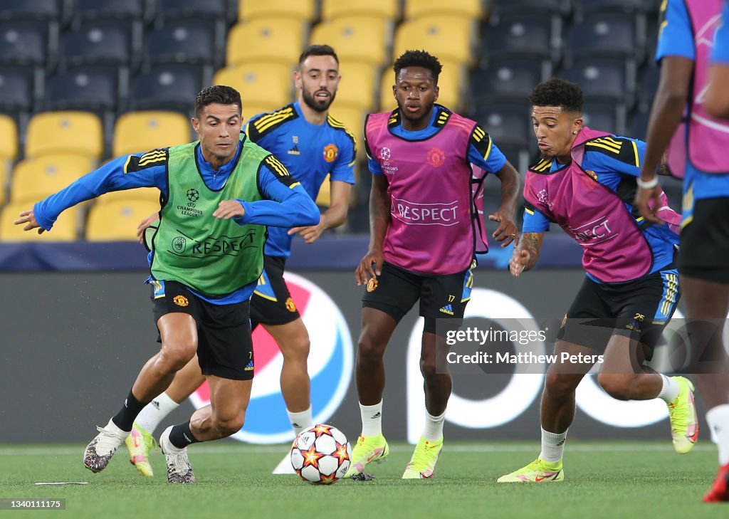 Manchester United Training and Press Conference