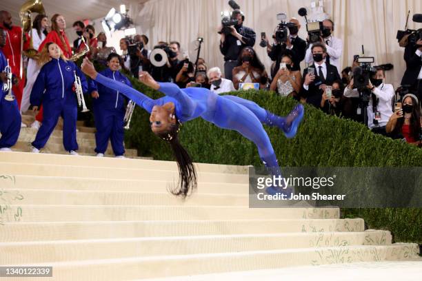 Gymnast Nia Dennis attends The 2021 Met Gala Celebrating In America: A Lexicon Of Fashion at Metropolitan Museum of Art on September 13, 2021 in New...