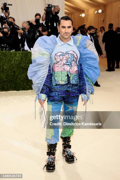 Dan Levy attends The 2021 Met Gala Celebrating In America: A Lexicon Of Fashion at Metropolitan Museum of Art on September 13, 2021 in New York City.