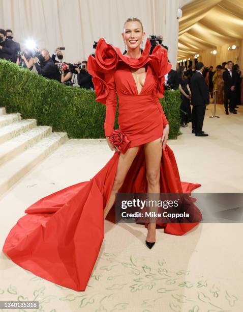 Karlie Kloss attends The 2021 Met Gala Celebrating In America: A Lexicon Of Fashion at Metropolitan Museum of Art on September 13, 2021 in New York...
