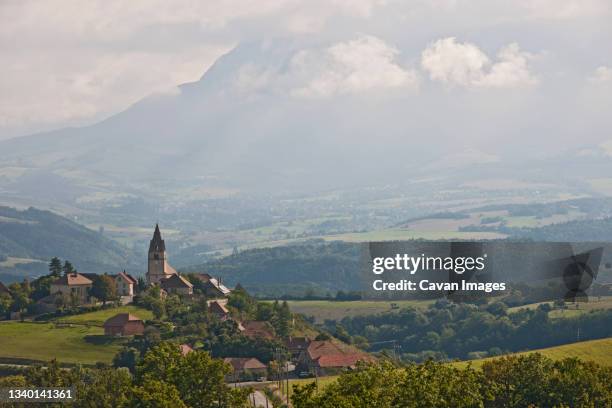 small village in the french alpes - alpes de haute provence stock pictures, royalty-free photos & images