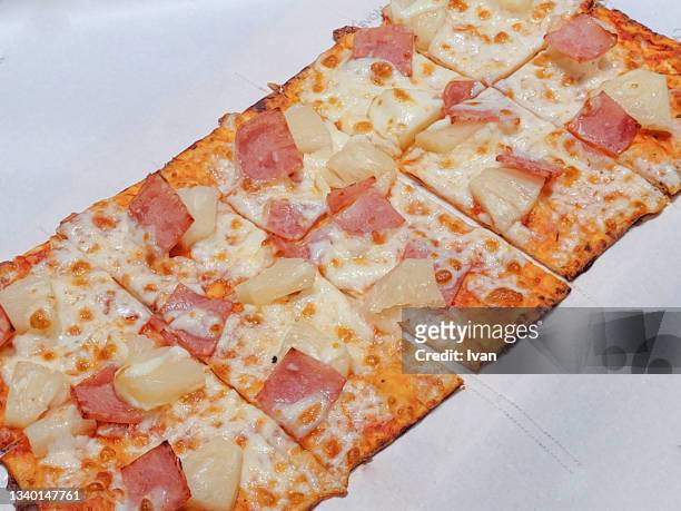 632 Square Pizza Top View Photos and Premium High Res Pictures - Getty  Images