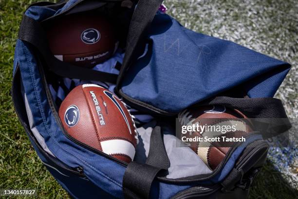 Bag Of Footballs Photos et images de collection - Getty Images