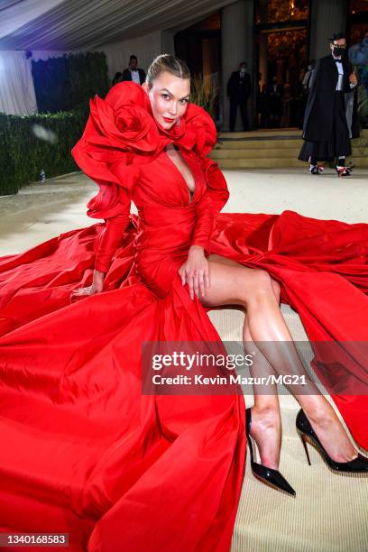 Karlie Kloss Met Gala Photos and Premium High Res Pictures - Getty Images