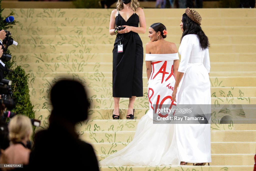 The 2021 Met Gala Celebrating In America: A Lexicon Of Fashion - Street Sightings