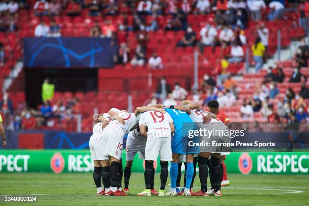 Players of Sevilla huddle during the UEFA Champions League, Group G, football match played between Sevilla FC and RB Salzburg at Ramon...