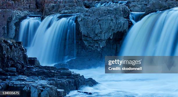 blue falling water in south dakota - sioux falls stock pictures, royalty-free photos & images