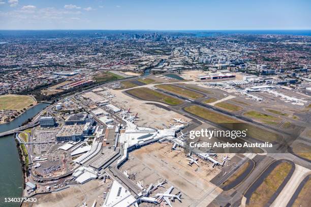 sydney airport - kingsford smith airport stock pictures, royalty-free photos & images