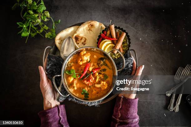 vegetarian curry - naan stock pictures, royalty-free photos & images