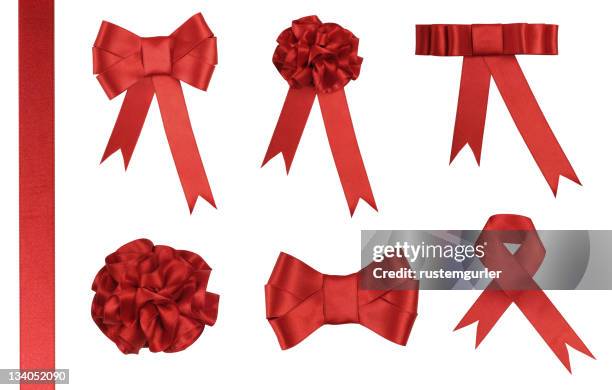 red ribbon gift - added clipping path - knopen stockfoto's en -beelden