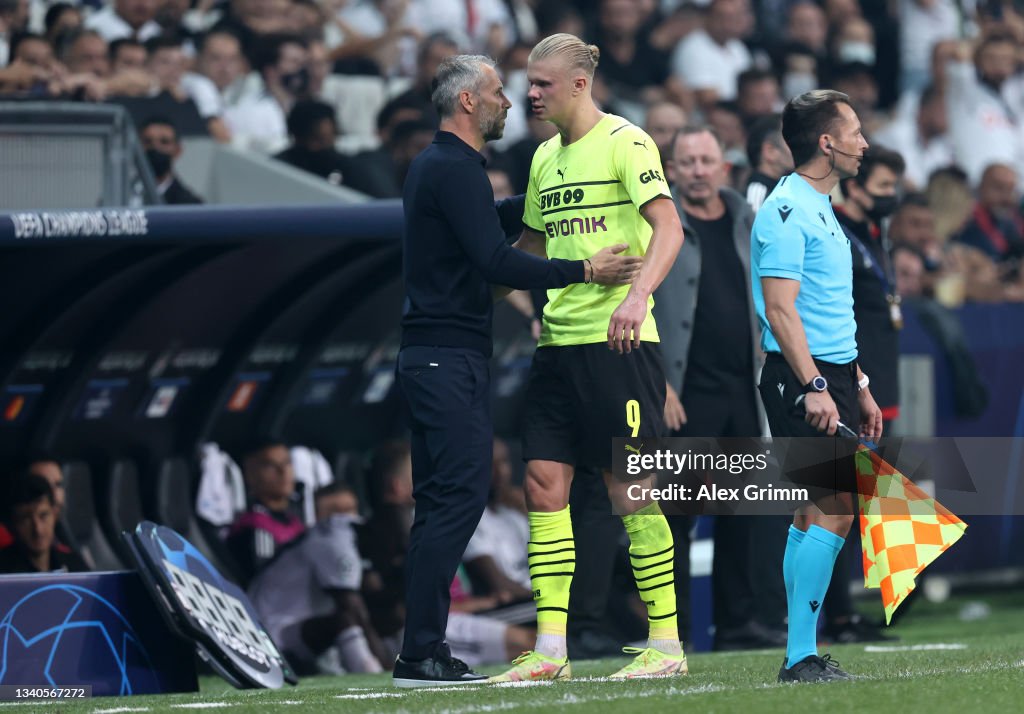 Besiktas v Borussia Dortmund: Group C - UEFA Champions League