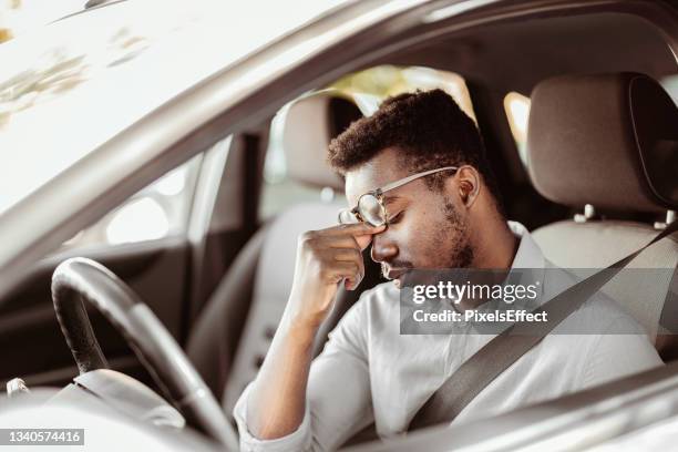 lo stress è cercare di dire qualcosa - traffic jam foto e immagini stock