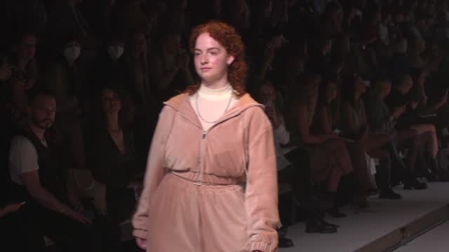 DEU: a lot less by Lena Meyer-Landrut - ABOUT YOU Fashion Week Autumn/Winter 21