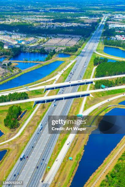 interstate 95 antenne - florida bridge stock-fotos und bilder