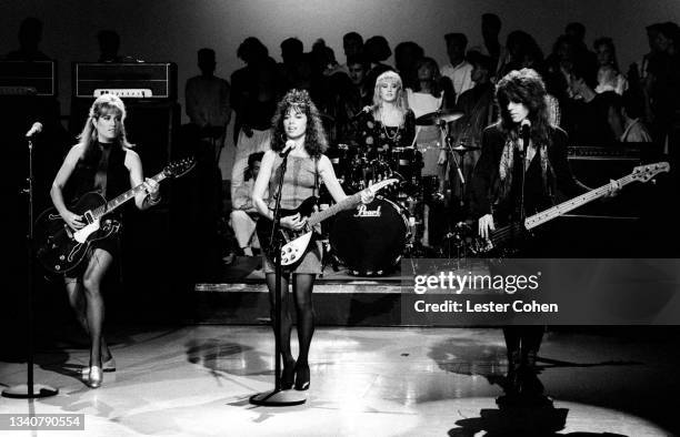 American rock musician and songwriter Vicki Peterson, American singer-songwriter Susanna Hoffs, American drummer Debbi Peterson and American bassist,...