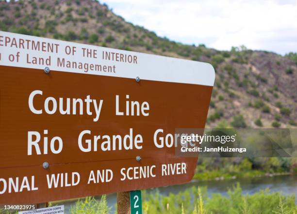 Del Rio Sign Directional Sign Rio Photos and Premium High Res Pictures - Getty Images