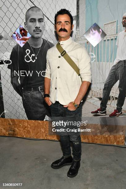 Justin Theroux attends the rag & bone Deli Pop-Up Party co-hosted with Ray's on September 16, 2021 in Brooklyn, New York.