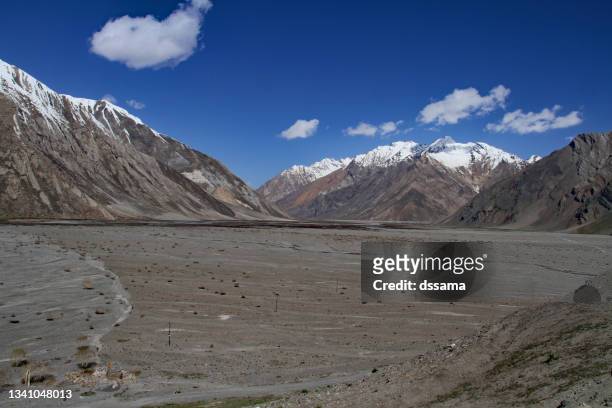 view from rangdum monastery  in the suru valley, in zanskar ladakh india - kashmir valley - fotografias e filmes do acervo